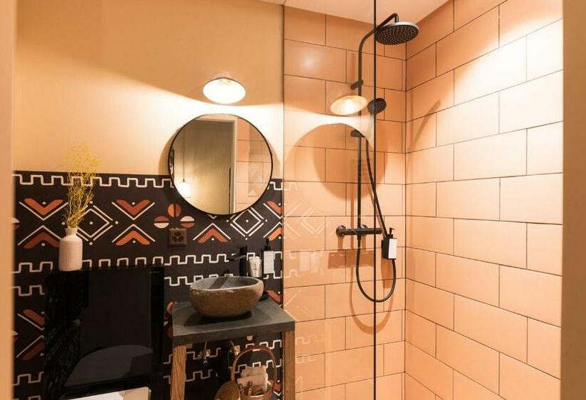 غرفة عائلية, Le Wafo