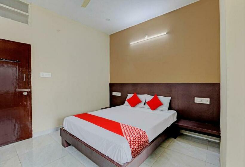 חדר קלאסי לשלושה, Oyo Flagship Srk Palace