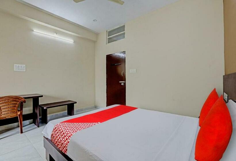 חדר קלאסי לשלושה, Oyo Flagship Srk Palace