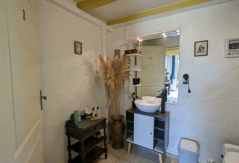 חדר סטנדרט, Guestroom Bouges Le Château, 1 Pièce, 2 Personnes   Fr 1 591 523