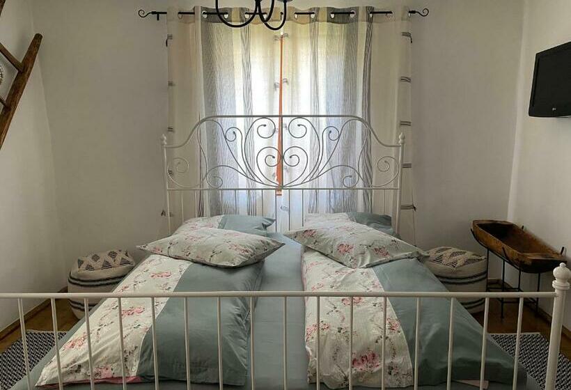 스탠다드 룸 킹사이즈 침대, La Novaci Porumbacu De Sus 270