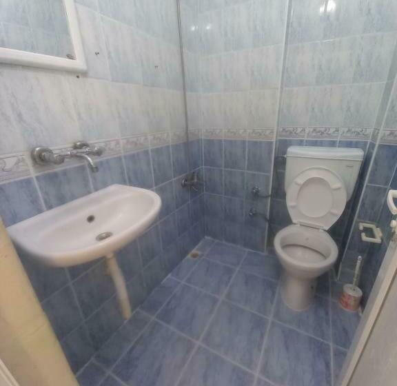 スタンダードスタジオ, Yasemin Apart