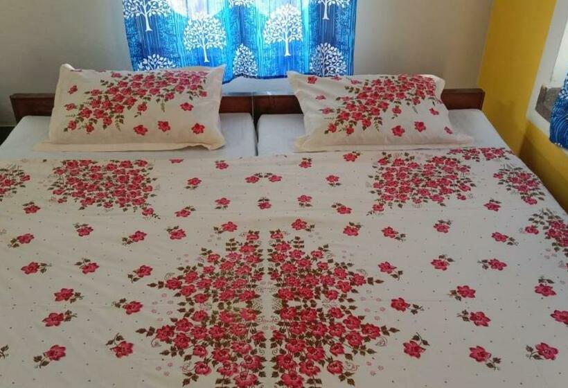 Номер Deluxe с Балконом, Balurghat Hotel Kokoro Farmhouse