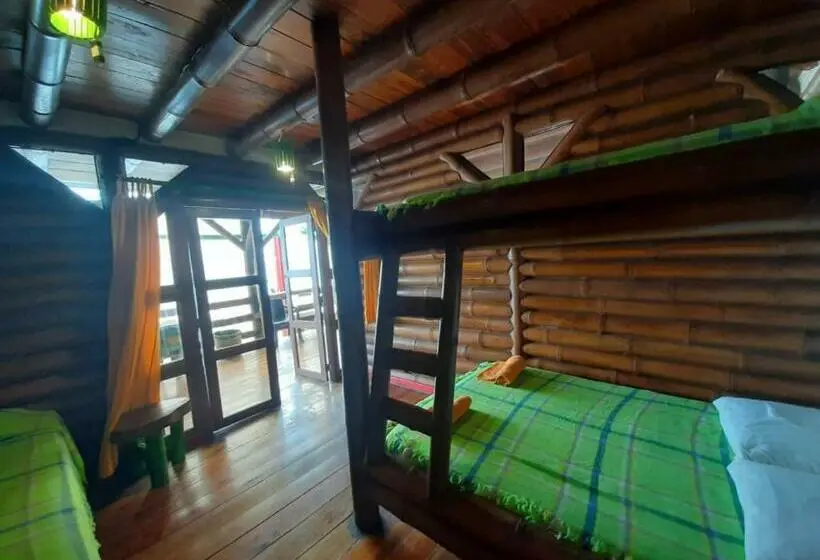 Deluxe Szoba, Bambu Mompiche