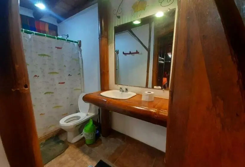 Családi Szoba, Bambu Mompiche