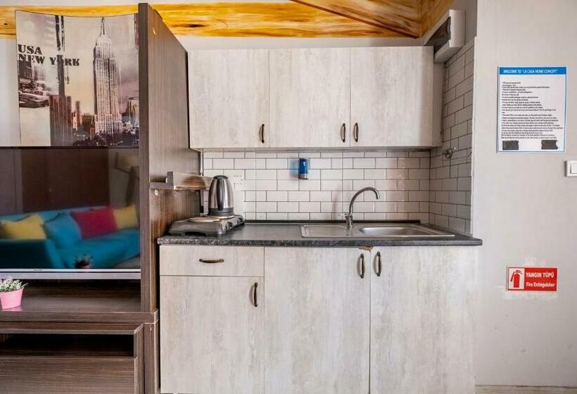 استودیو استاندارد با تراس, Stanbol Apart