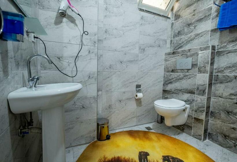 اتاق استاندارد سه تخته با بالکن, Stanbol Apart