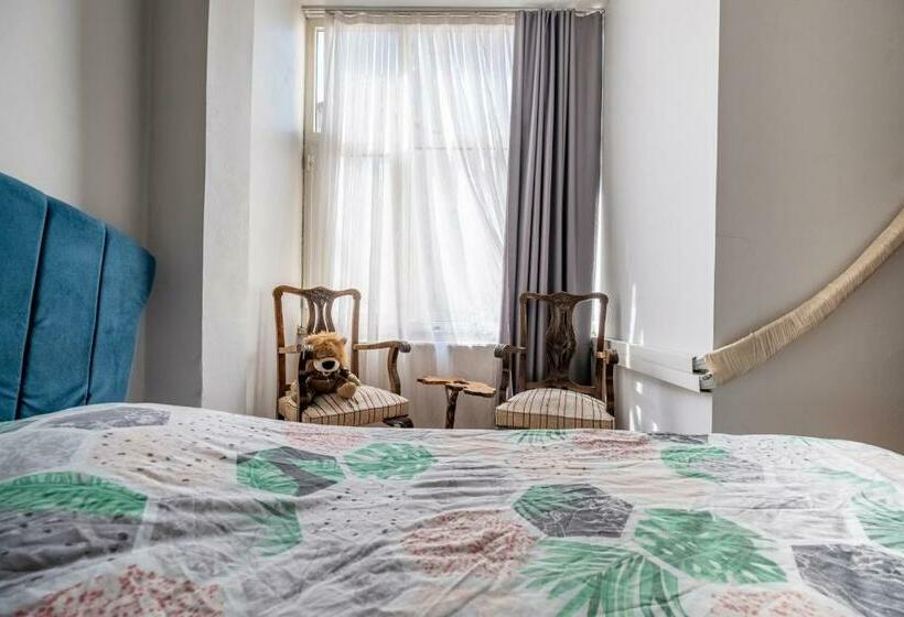 اتاق استاندارد سه نفره, Stanbol Apart