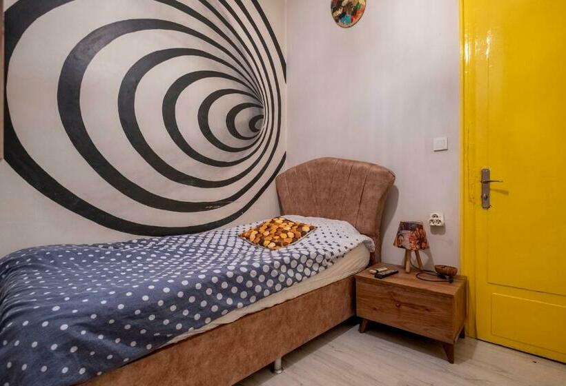 اتاق استاندارد یک نفره, Stanbol Apart