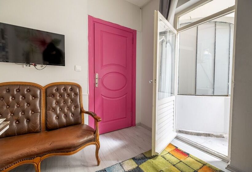 اتاق استاندارد, Stanbol Apart