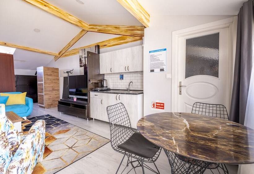 اتاق استاندارد, Stanbol Apart