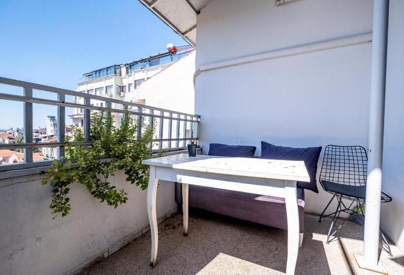 اتاق استاندارد سه تخته با بالکن, Stanbol Apart