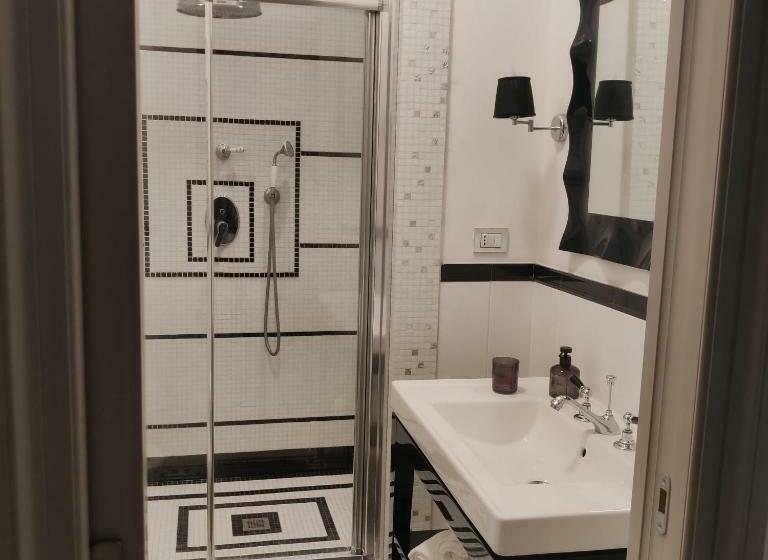 标准间带阳台, Carlo S Rooms