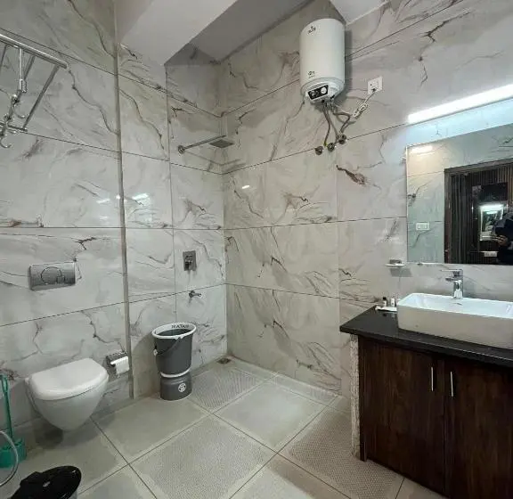 Suite Superior, Devvani