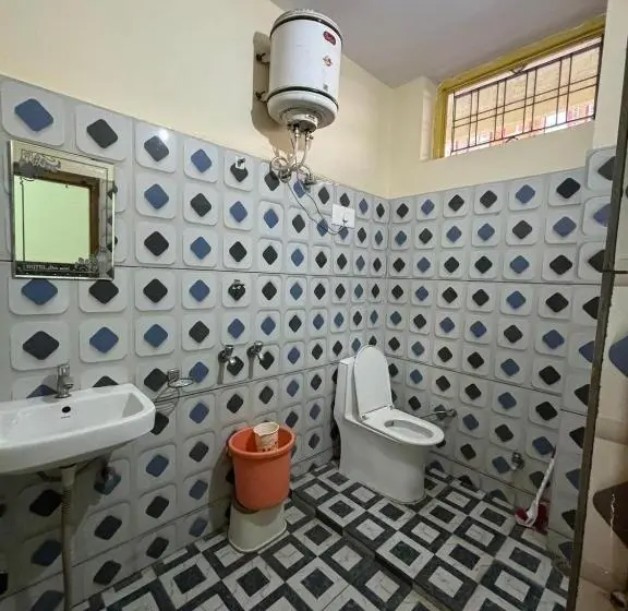 Camera Standard, Devvani