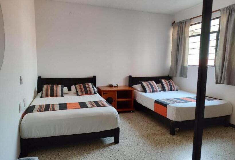 חדר קלאסי לארבעה, Hostal Chocolate Calenda