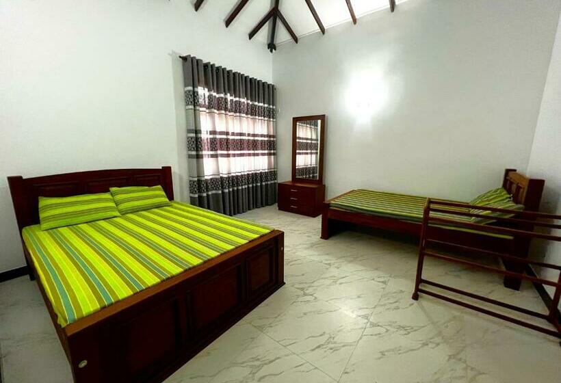 غرفة عائلية, Nathaniel S Guest Inn