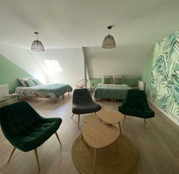 اتاق استاندارد چهار تخته, Les Chambres De Christelle & Gilbert