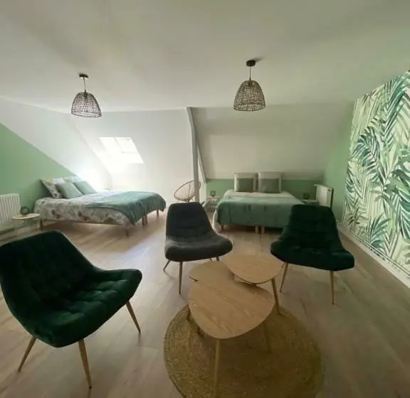 Standard Neljän Hengen Huone, Les Chambres De Christelle & Gilbert