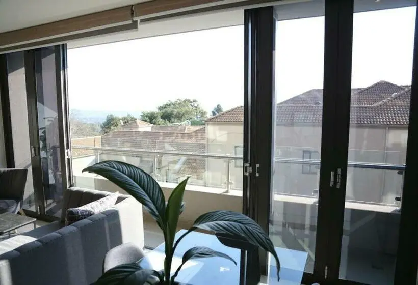 آپارتمان 3 خوابه, Executive 3 Bed Apartment With Balcony & Executive 2 Bed Apartment In Sandton