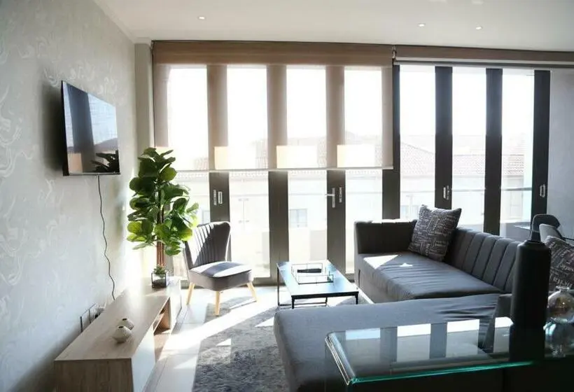 آپارتمان 3 خوابه, Executive 3 Bed Apartment With Balcony & Executive 2 Bed Apartment In Sandton