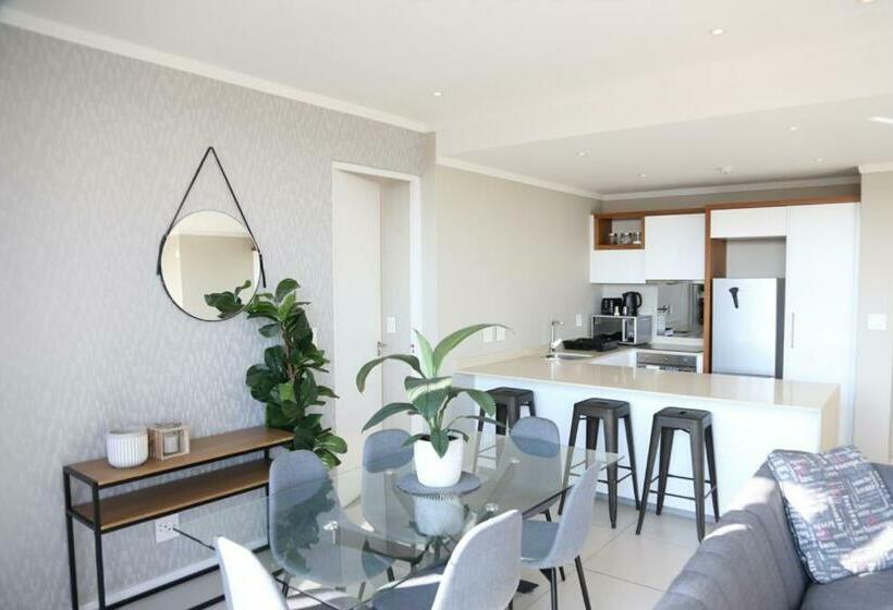 شقة 3 غرف, Executive 3 Bed Apartment With Balcony & Executive 2 Bed Apartment In Sandton