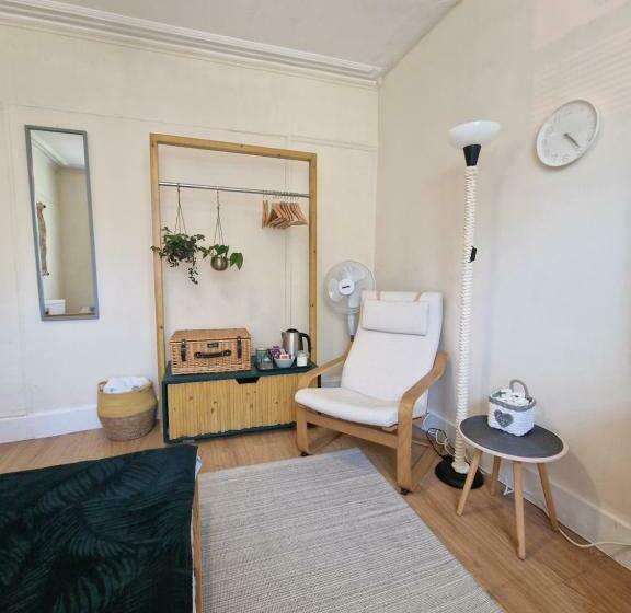 اتاق استاندارد با سرویس بهداشتی مشترک, London Cozy Stay