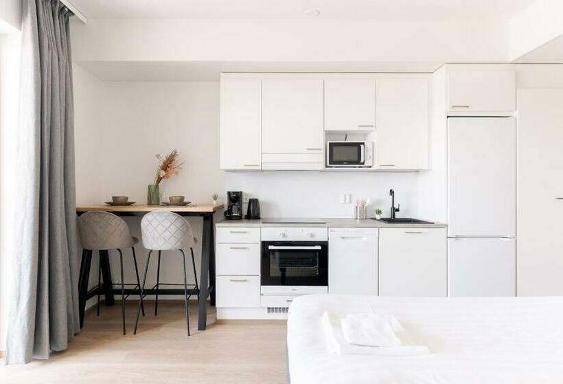 סטודיו סטנדרט עם מרפסת, Serviced Apartments Pirkkala By Uhanda