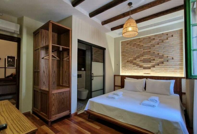 חדר דלוקס, Bujtina Behram