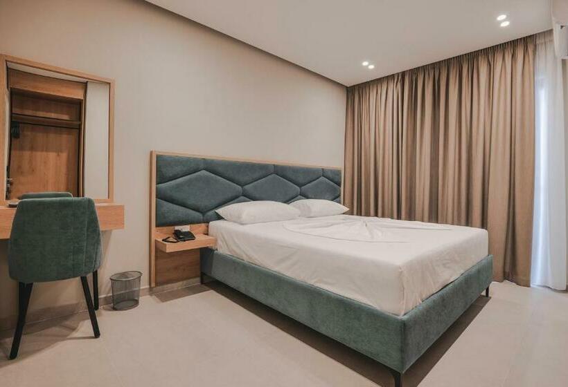 스탠다드 트리플 룸, Koko