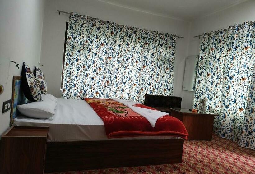 Quarto deluxe, Tip Top Pahalgam