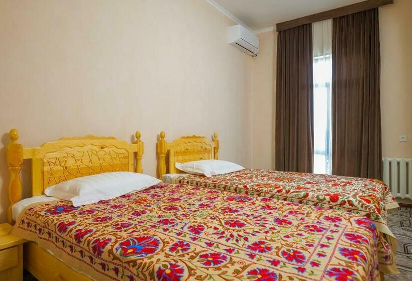 חדר סטנדרט, Latif