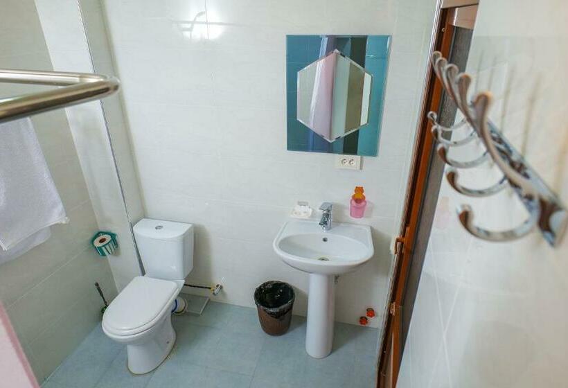 חדר סטנדרט, Latif