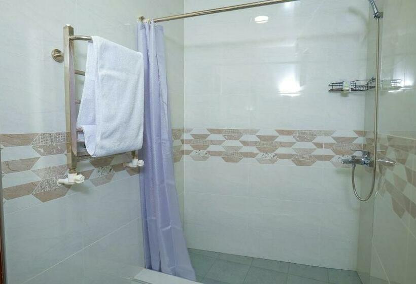 חדר סטנדרט, Latif