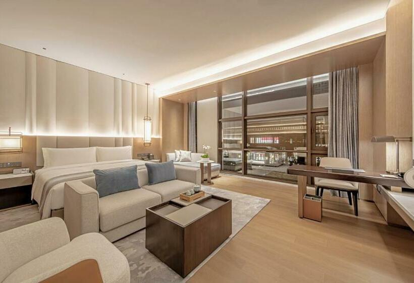 带大床的行政房间, Xiongan International