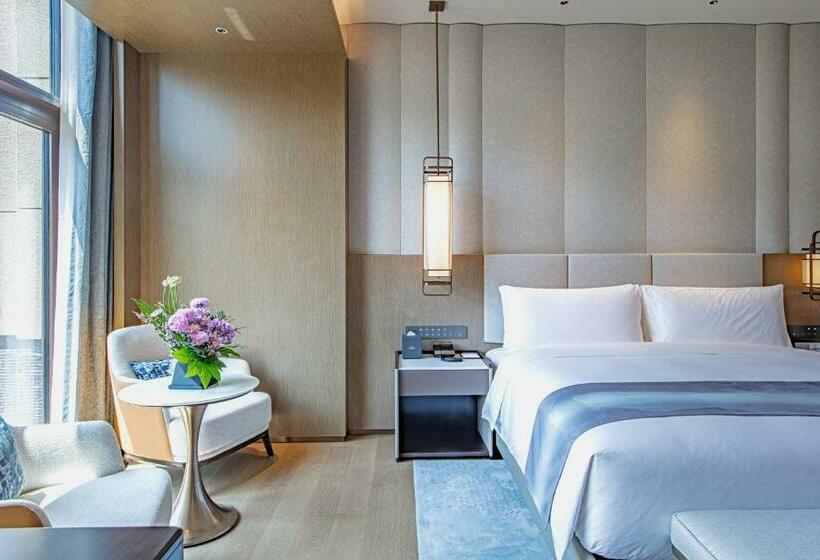 스탠다드 룸 킹사이즈 침대, Xiongan International