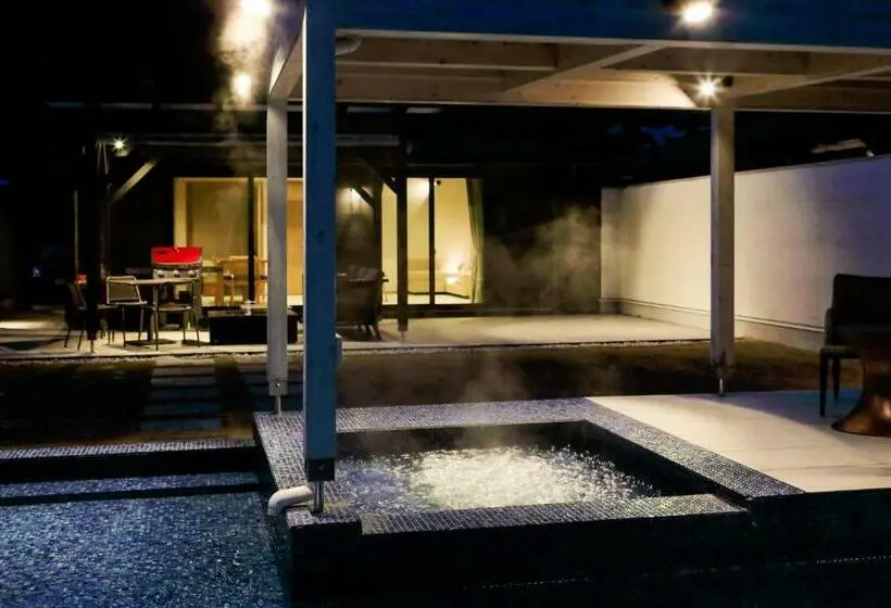 Villa 1 Makuuhuone Merinäkymä, Mezzo All Suite Villas