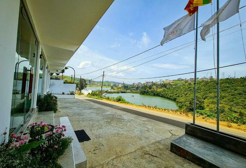 اتاق خانوادگی, Top Rich Hotel Nuwara Eliya