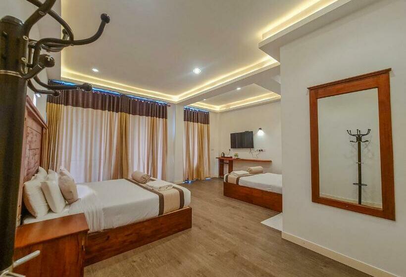 اتاق خانوادگی, Top Rich Hotel Nuwara Eliya