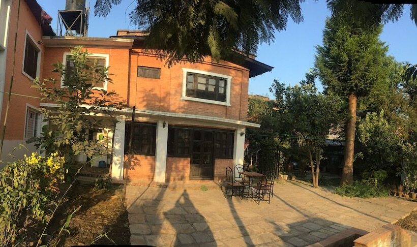 اتاق استاندارد یک نفره, Krishna House