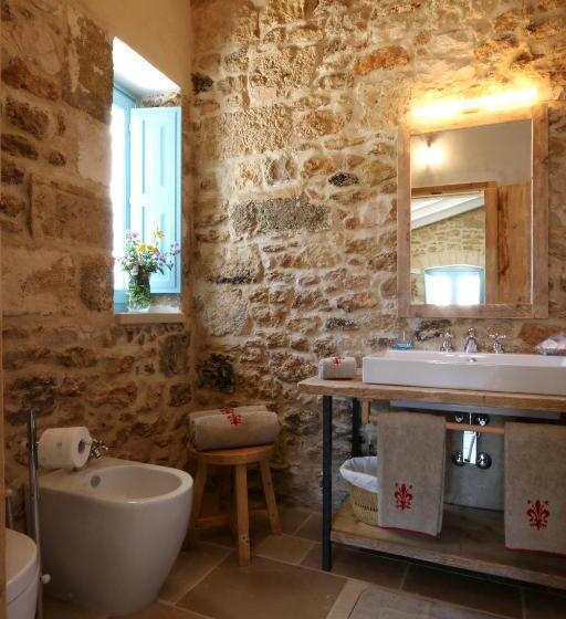 جناح عائلي, Masseria Fano Relais & Wine