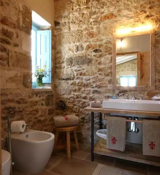 سوییت خانوادگی, Masseria Fano Relais & Wine