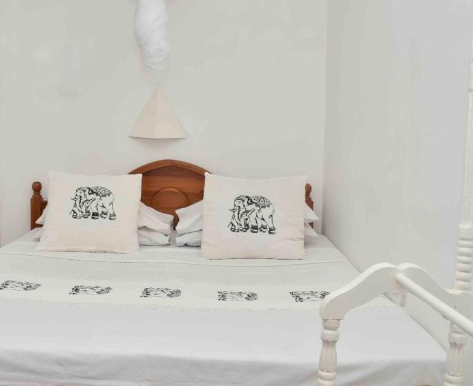 חדר דלוקס, Mihin Villa