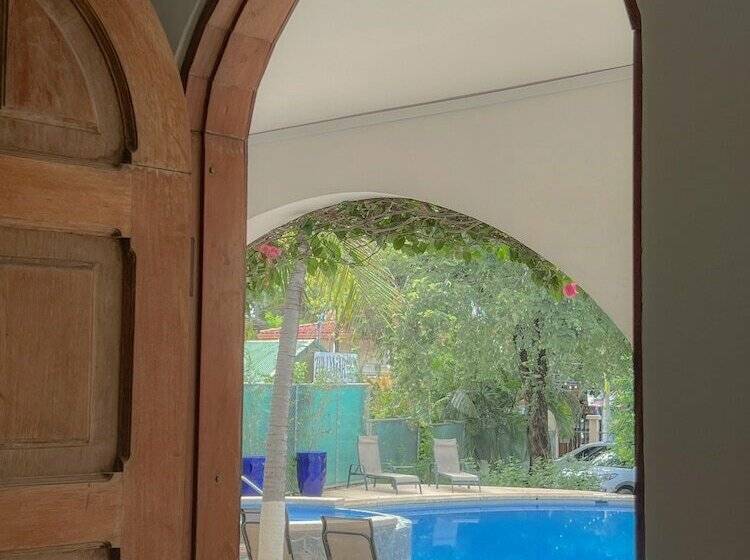 Номер Стандарт, Mar Rey