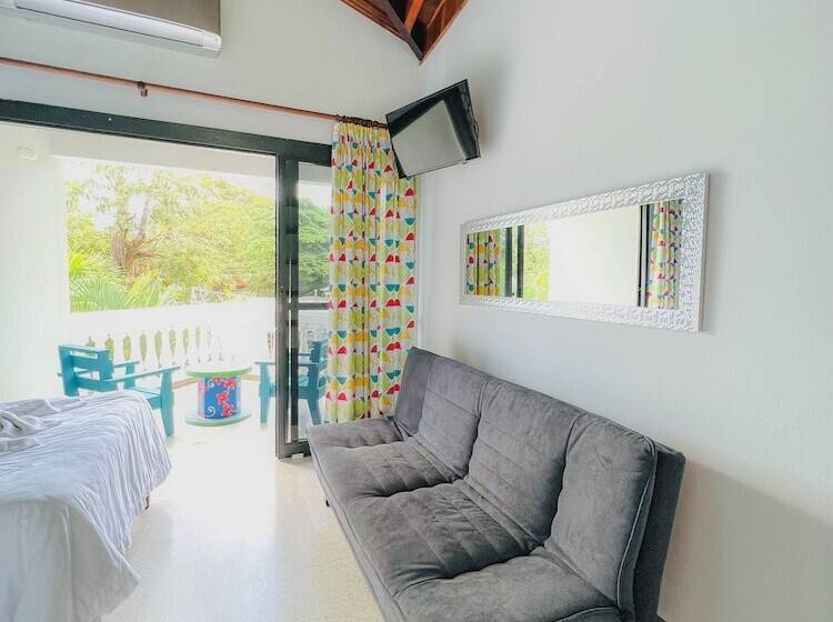 Семейный Номер, Mar Rey