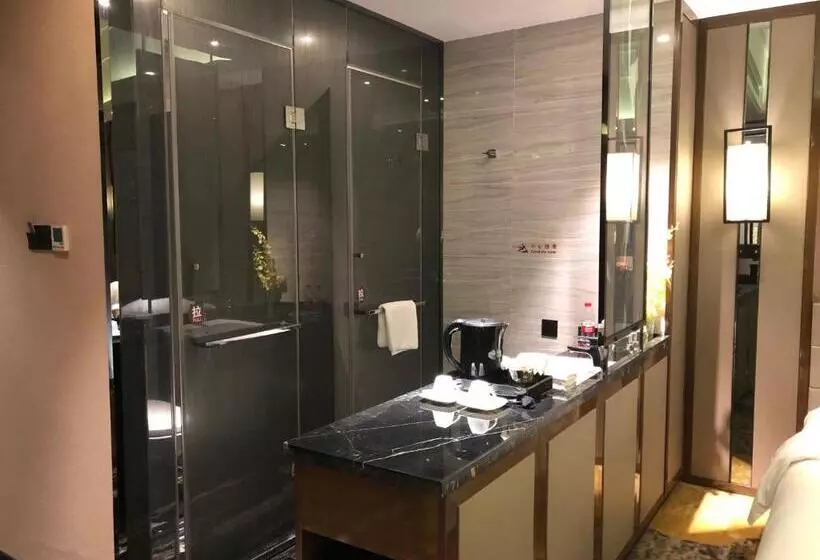 キングサイズベッドのデラックスルーム, Ramada Foshan
