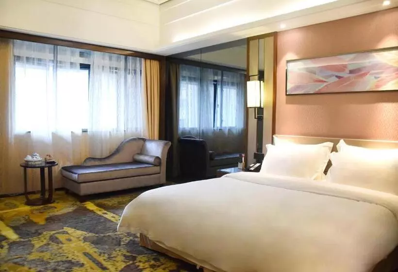 キングサイズベッドのスタンダードルーム, Ramada Foshan