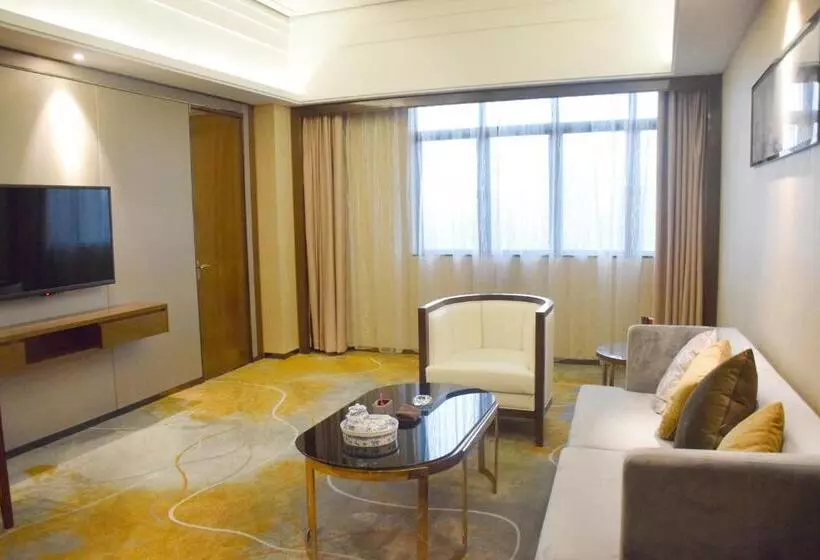 キングサイズベッドのスイートルーム, Ramada Foshan