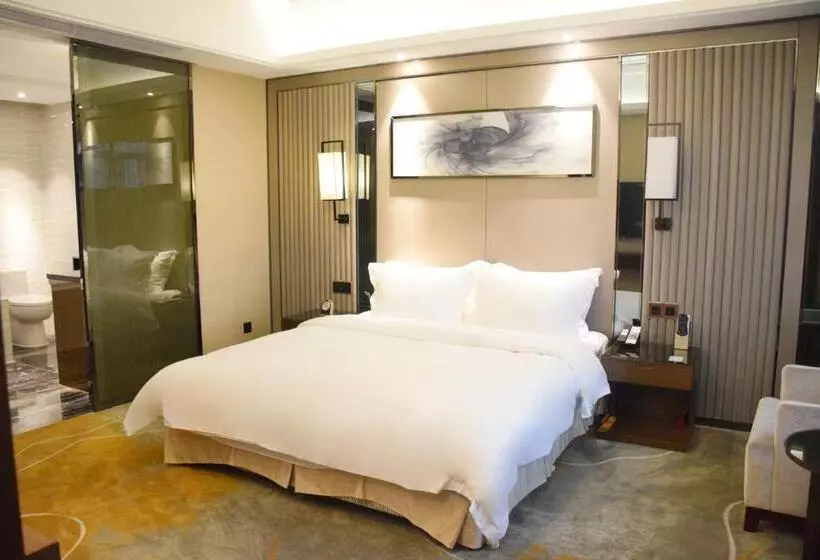 キングサイズベッドのスイートルーム, Ramada Foshan