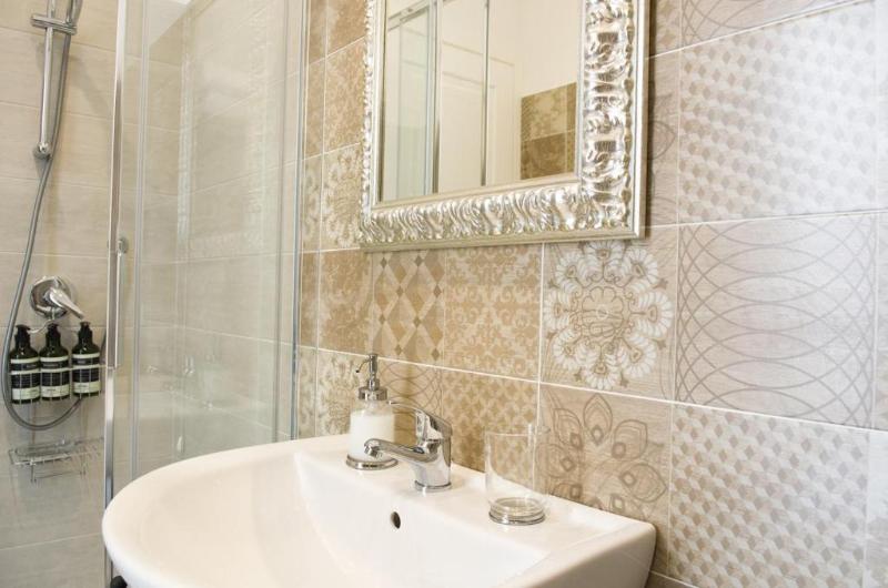 חדר ביזנס, Ramada Foshan